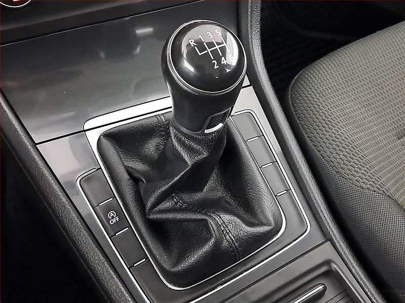 Volkswagen Golf (2018) 1.0 TSI, Tempomat - fotka 20 z 20
