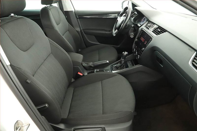 Škoda Octavia (2018) Style 1.6 TDI, Automat, Navi - fotka 7 z 14