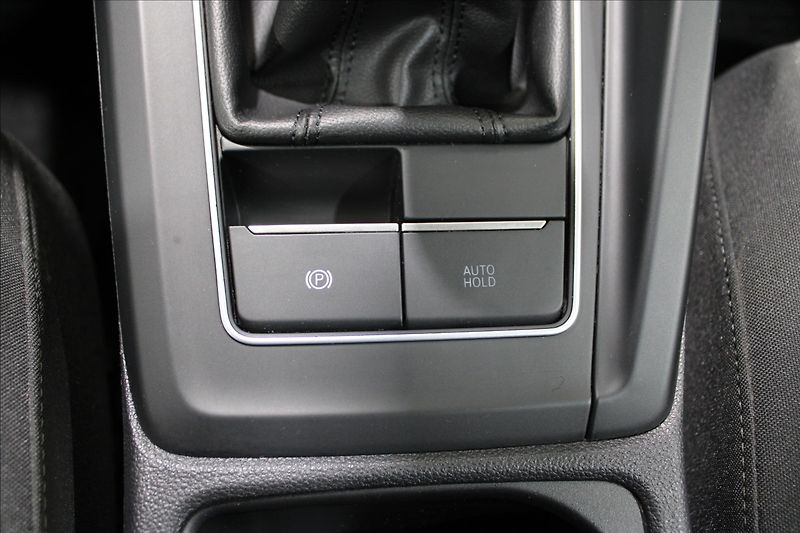 Volkswagen Golf 1,0 TSI Life CZ původ - fotka 28 z 33