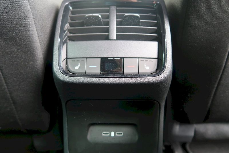 Škoda Octavia (2025) RS 2,0 TSI 195 kW DSG - fotka 28 z 30