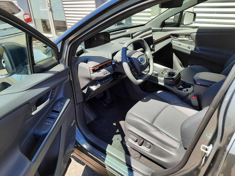 Subaru Uncharted (2026) Executive 77 kWh AWD 252 kW - fotka 7 z 64