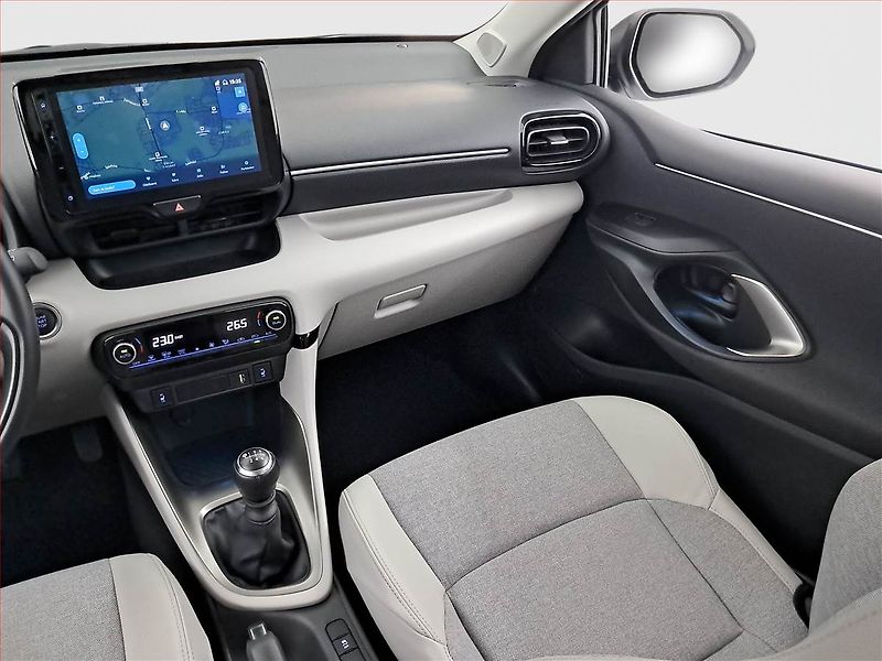 Toyota Yaris (2023) 1.5 VVT-i - fotka 8 z 19