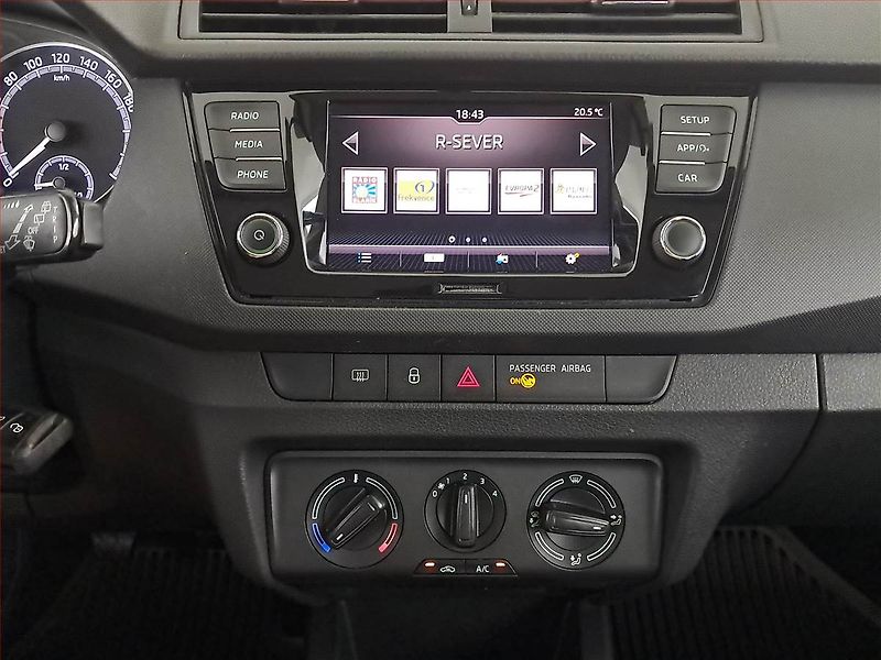 Škoda Fabia (2020) Ambition 1.0 TSI, ČR,1.maj - fotka 12 z 17