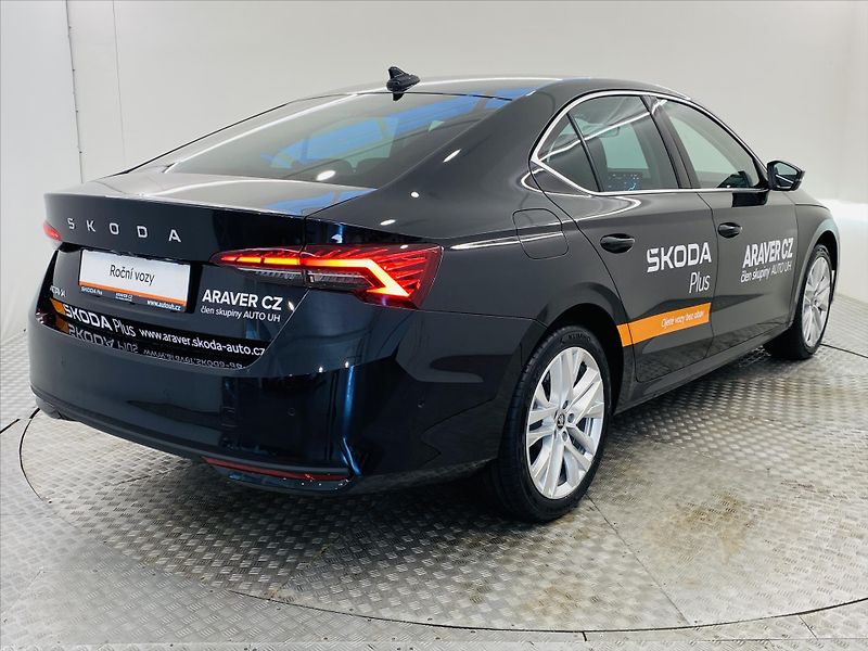 Škoda Octavia 2,0 TDI 110kW DSG Exclusive Se - fotka 2 z 29