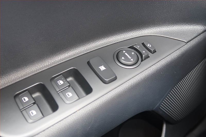 Kia Stonic (2023) Exclusive 1.0 T-GDI, EXCLUSIVE - fotka 16 z 20