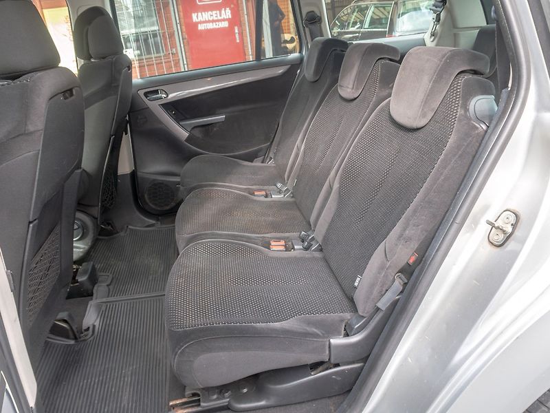 Citroën Grand C4 Picasso (2008) ČR 1.6HDI 80KW – 7SEDADEL - fotka 28 z 41