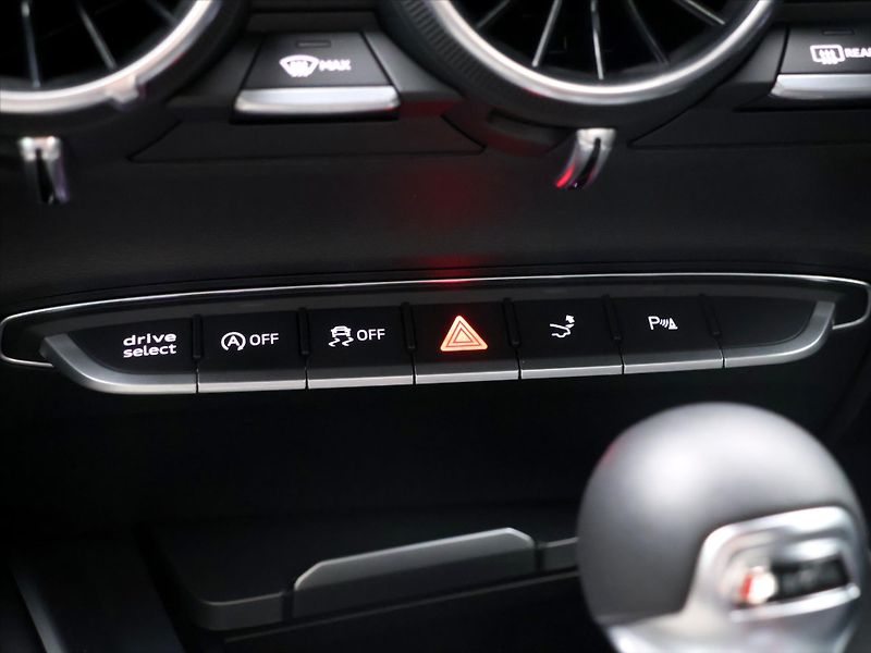 Audi TT 2,0 TFSI 169 kW S-tronic - fotka 19 z 32