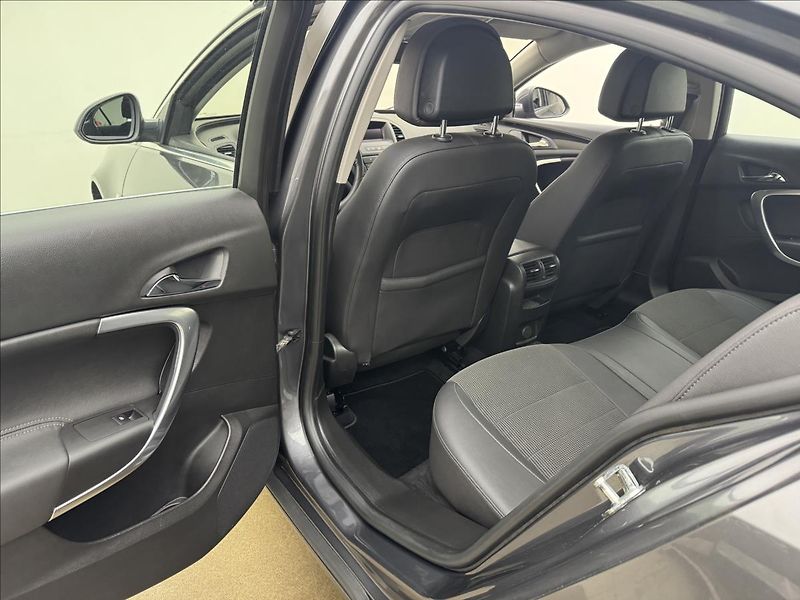Opel Insignia 2,0 CDTi LED VÝHŘEV 2XKOLA ČR - fotka 29 z 33