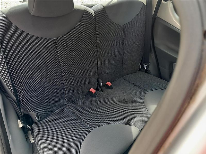 Peugeot 107 1,0i 50kW AUTOMAT - fotka 25 z 38