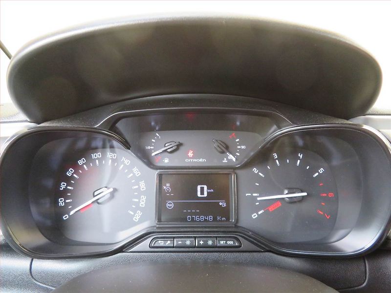 Citroën C3 (2020) Feel 1.2 PureTech, Serv.kniha - fotka 11 z 14