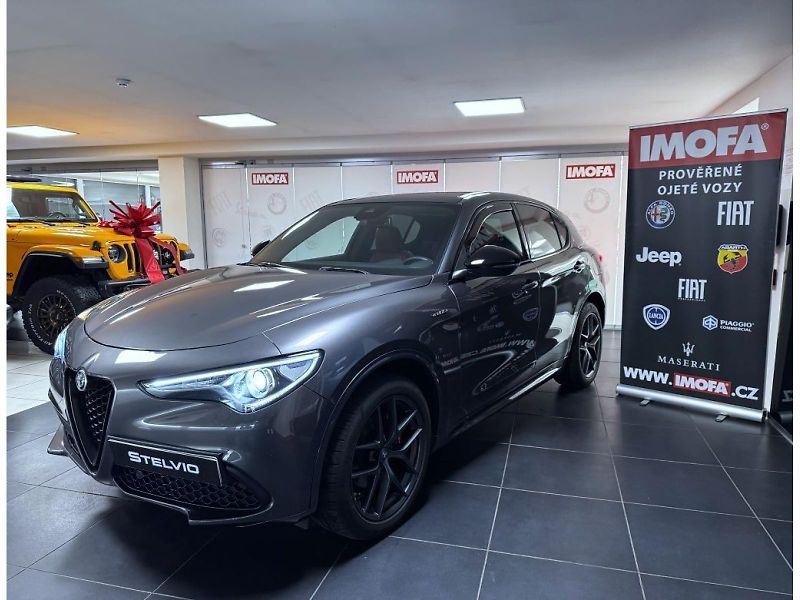 Alfa Romeo Stelvio (2023) 2.0T 280k AT8 ZF Q4 4x4 Veloce - fotka 3 z 22