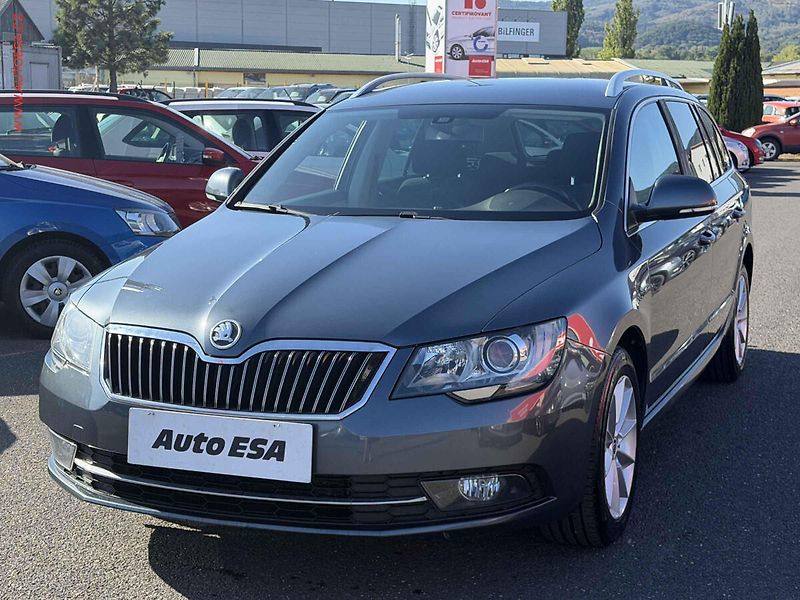 Škoda Superb (2014) 2.0TDi, Ambition - fotka 3 z 15