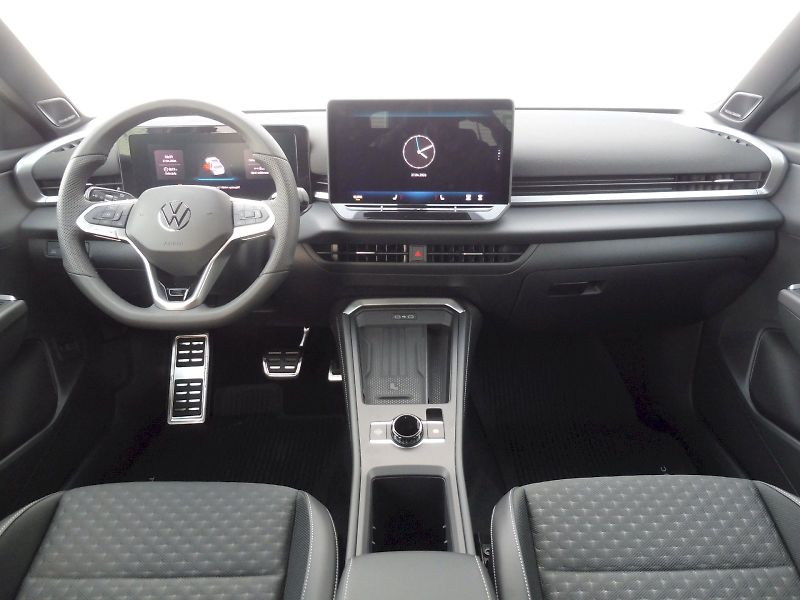 Volkswagen T-Roc (2026) R-Line 1,5 eTSI 110kW mHEV DSG - fotka 5 z 32
