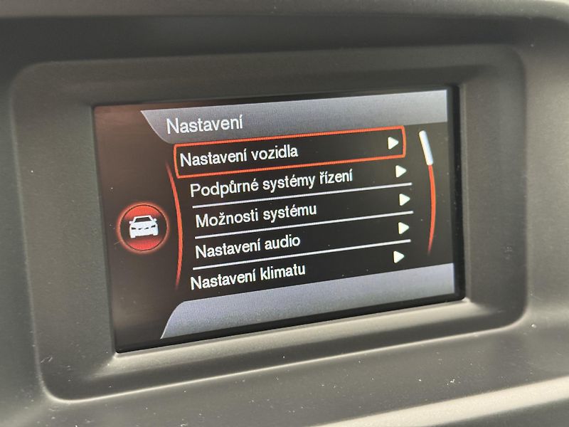 Volvo V40 D2 MOMENTUM CZ - fotka 34 z 39