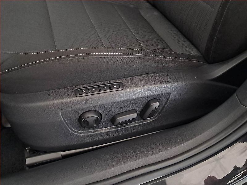 Škoda Superb (2017) 2.0 TDI, Serv.kniha, Navi - fotka 17 z 18