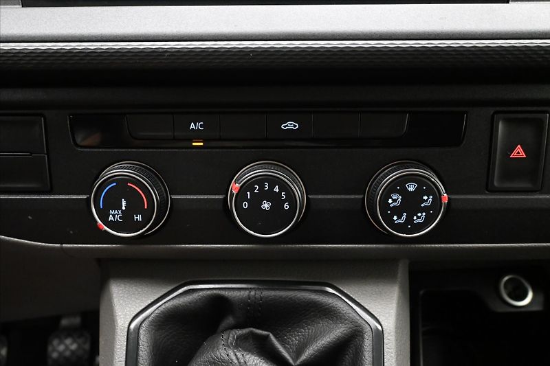 Volkswagen Transporter 2,0 TDI 110 kW AC Manuál Navi - fotka 21 z 29