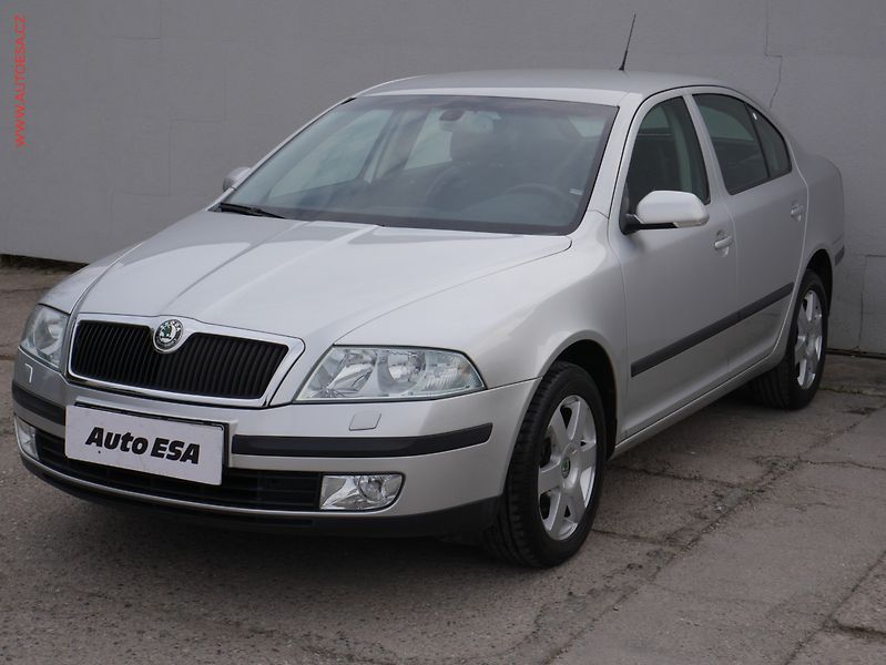 Škoda Octavia (2006) 2.0 FSI, nez.topení - fotka 3 z 20