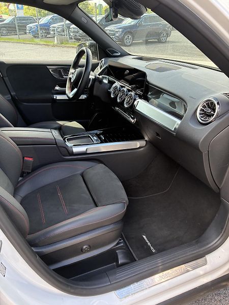 Mercedes-Benz GLB (2025) 200d 4MATIC - fotka 7 z 15