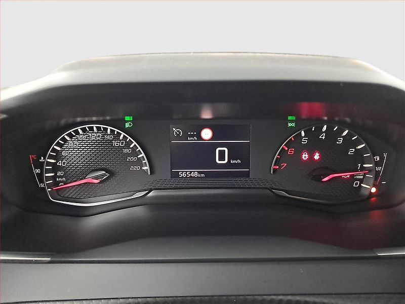 Peugeot 2008 (2024) Active Pack 1.2 PureTech, ČR - fotka 11 z 18