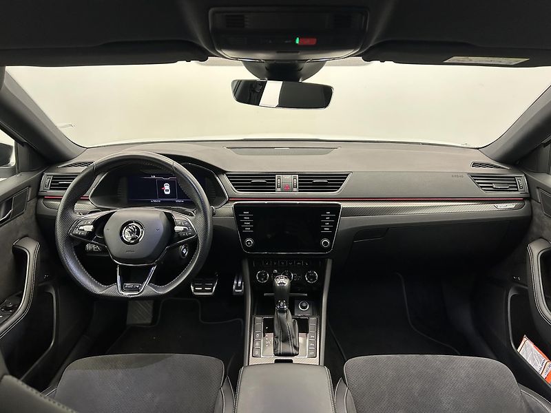Škoda Superb 2.0 TDI 4x4 SportLine - fotka 5 z 31
