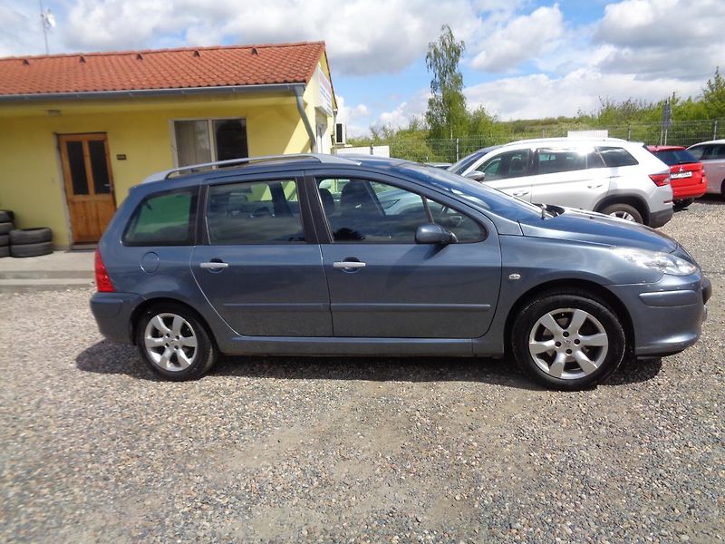 Peugeot 307 1,6 HDI - fotka 8 z 17