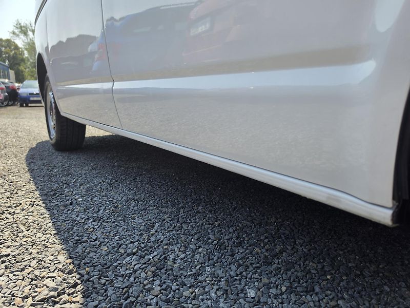 Volkswagen Multivan 2.0 TDI 103kw 7 Míst  TZ  - fotka 37 z 37