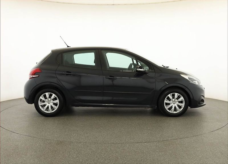 Peugeot 208 (2019) 1.5 BlueHDI, ČR,1.maj - fotka 6 z 14