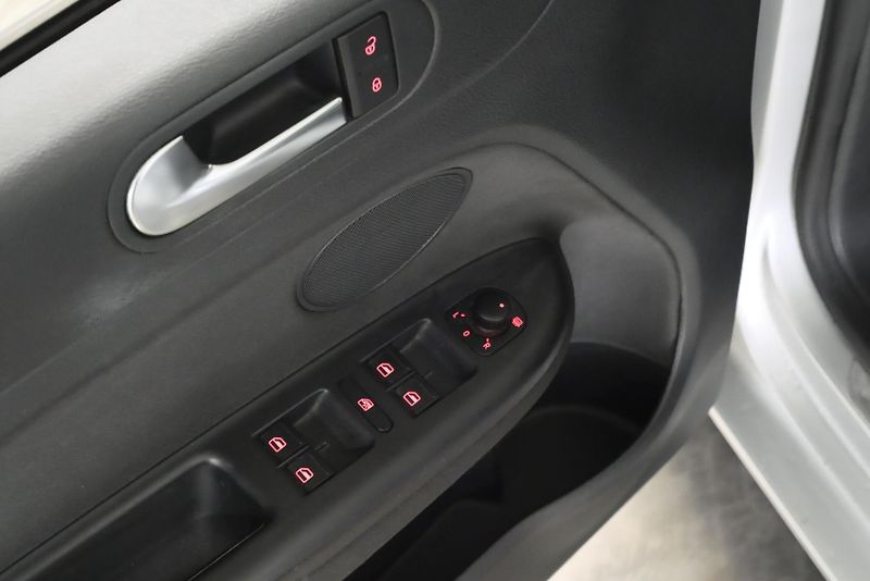 Volkswagen Golf Plus - fotka 13 z 27