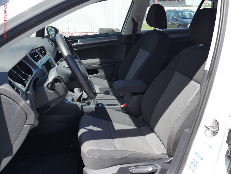 Volkswagen Golf (2013) 1.2 TSi, Trendline, +ALU - fotka 9 z 18