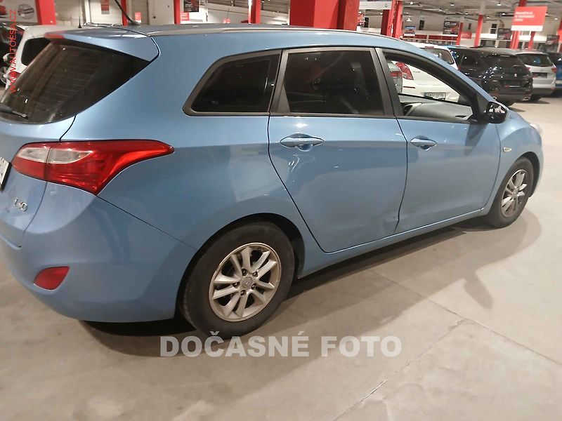 Hyundai i30 (2015) 1.4 - fotka 2 z 3