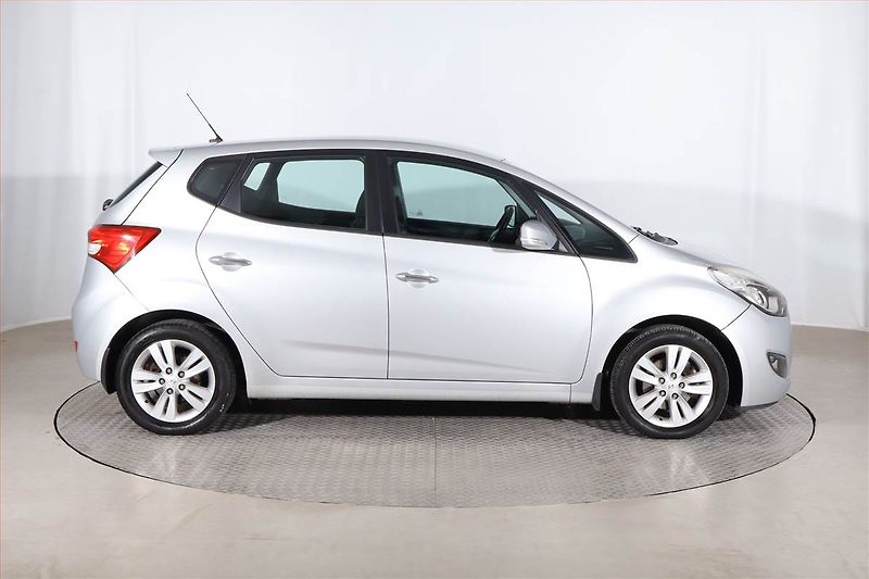Hyundai ix20 (2011) 1.4 CVVT, Serv.kniha - fotka 6 z 17