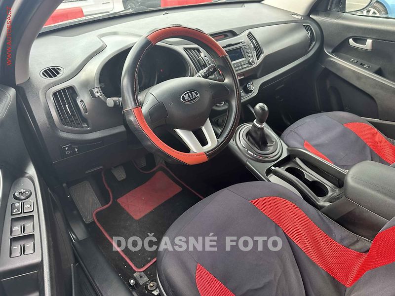Kia Sportage (2013) 1.6GDi, ČR, AC - fotka 3 z 3