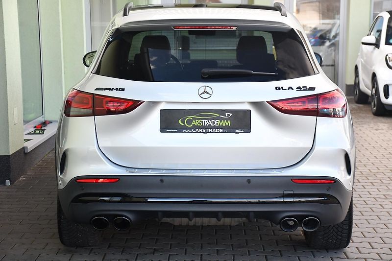 Mercedes-Benz GLA 45S AMG 4MATIC+PANO - fotka 10 z 53