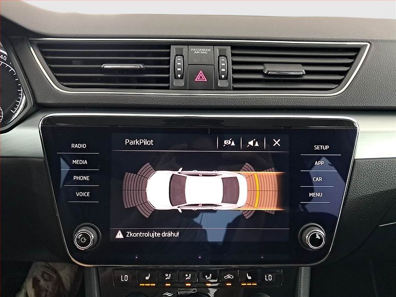Škoda Superb (2018) 2.0 TDI, Automat, Bi-Xenony - fotka 13 z 18