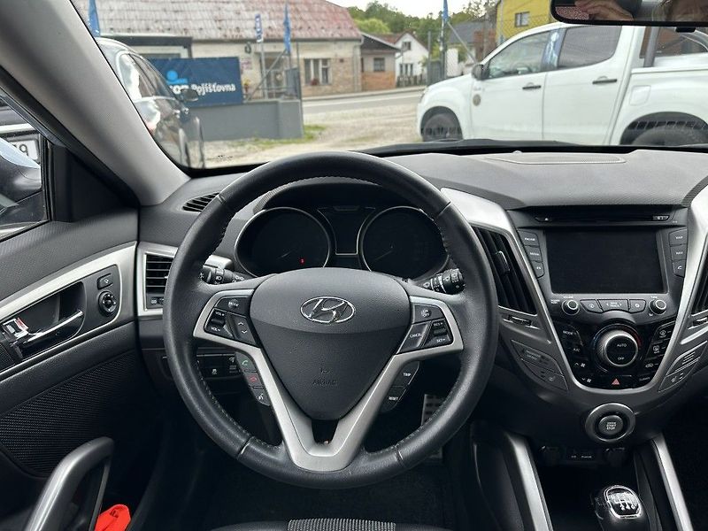 Hyundai Veloster - fotka 11 z 23