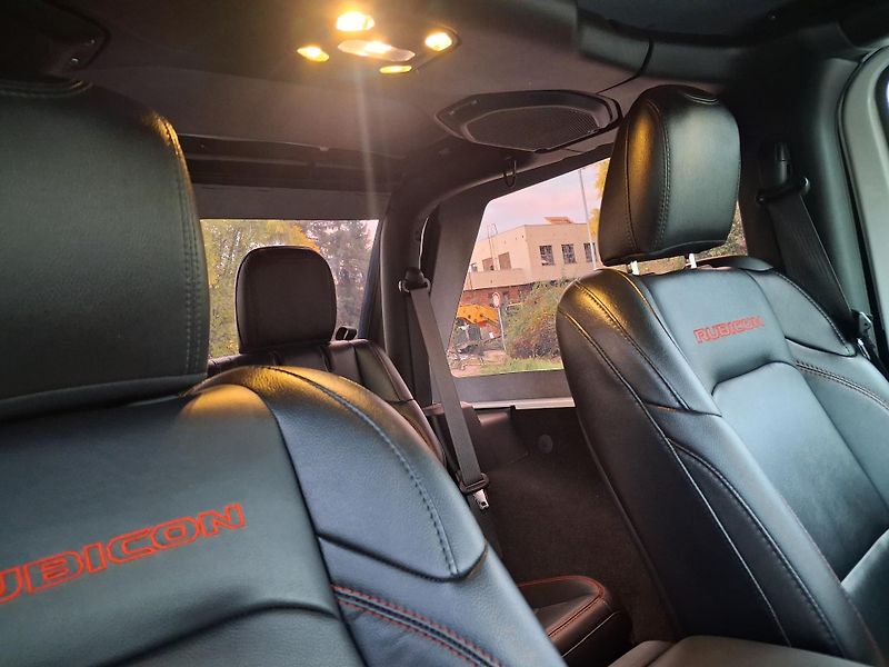 Jeep Wrangler (2021) Rubicon, 1. majitel, ČR - fotka 49 z 62