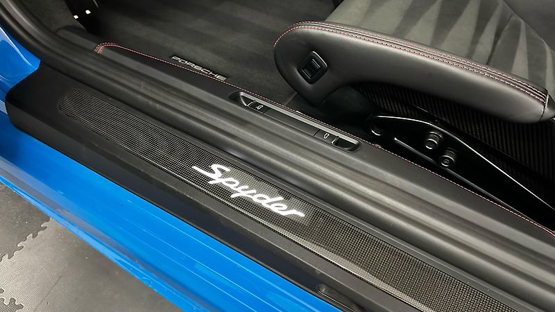 Porsche Boxster 718 SPYDER / ZÁRUKA - fotka 37 z 58
