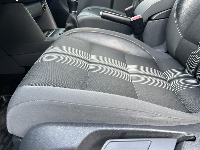 Volkswagen Touran Match 1.4TSi 103kw 7MÍST TAŽNÉ - fotka 11 z 43