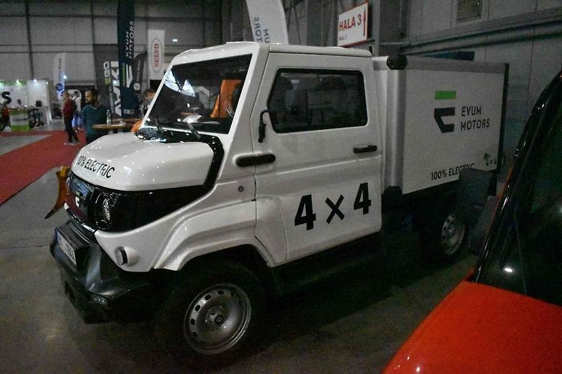 V halách výstaviště v Letňanech si návštěvníci můžou docela dobře udělat obrázek o nabídce elektromobilů v současnosti