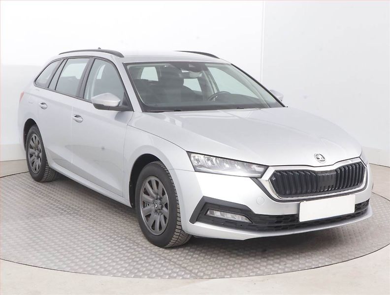 Škoda Octavia (2022) Ambition 2.0 TDI, ČR,1.maj - fotografie inzerátu
