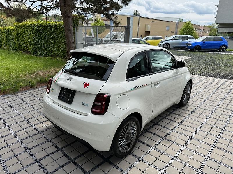Fiat 500 --REZERVACE-- - fotka 32 z 34
