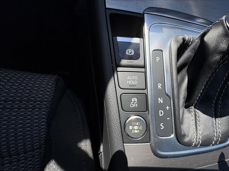 Volkswagen Passat 2,0 TDi130kW Xen,ACC,Pano,NezT - fotka 13 z 41