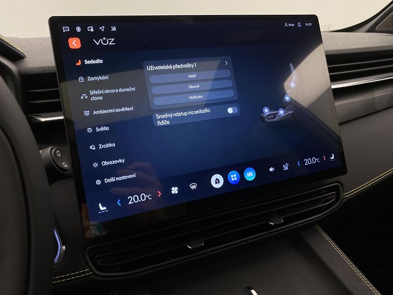 Lynk & Co 01 (2025) MORE PHEV AUT CZ 1.maj - fotka 62 z 90
