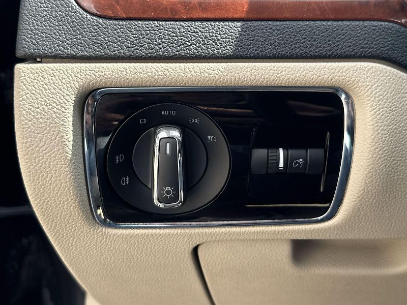 Škoda Superb (2009) 2.0 TDI Ambition - fotka 16 z 28