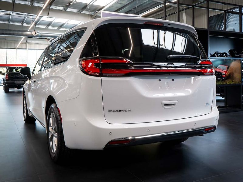 Chrysler Pacifica (2026) 3.6 Select AWD, 360 Cam 2x LCD - fotka 3 z 33