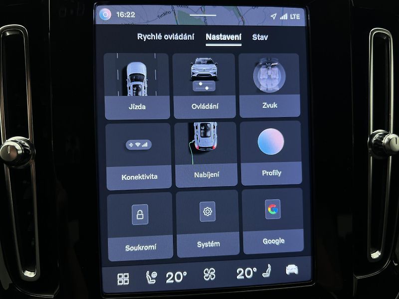 Volvo XC40 RECHARGE CORE AUT - fotka 33 z 46