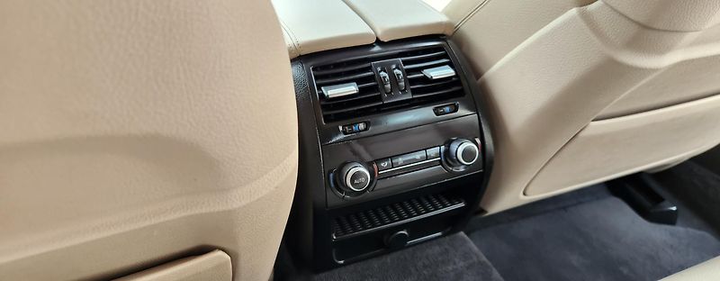 BMW Řada 5 (2015) 530XD*LED*PLNÝ*SERVIS*COMBI* - fotka 19 z 50