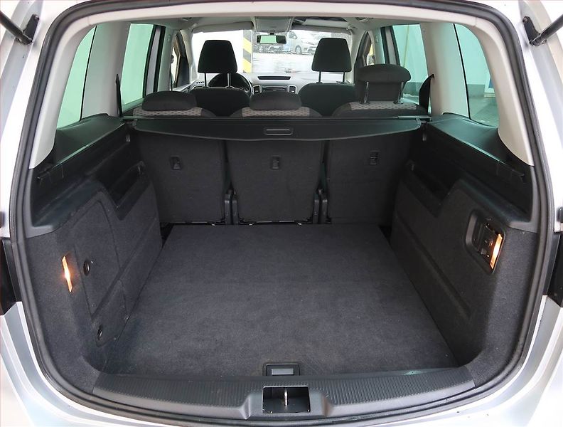 Volkswagen Sharan (2013) 2.0 TDI, Automat, Xenony - fotka 14 z 19