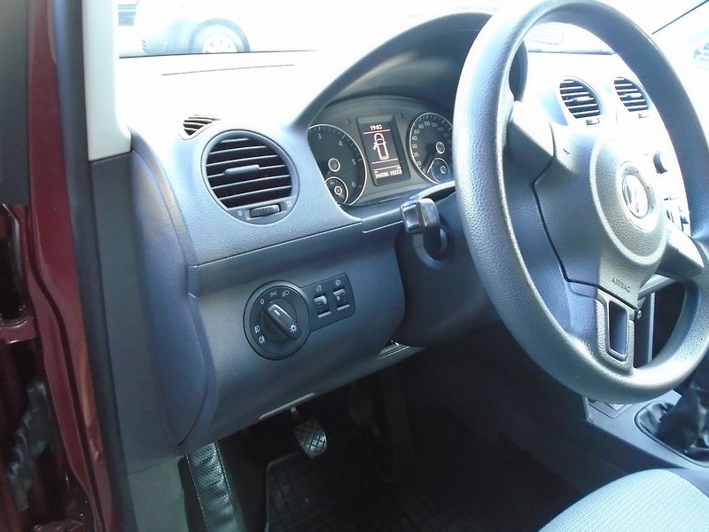 Volkswagen Caddy (2013) 1.6 TDI, 5.Míst ,Klima - fotka 16 z 22
