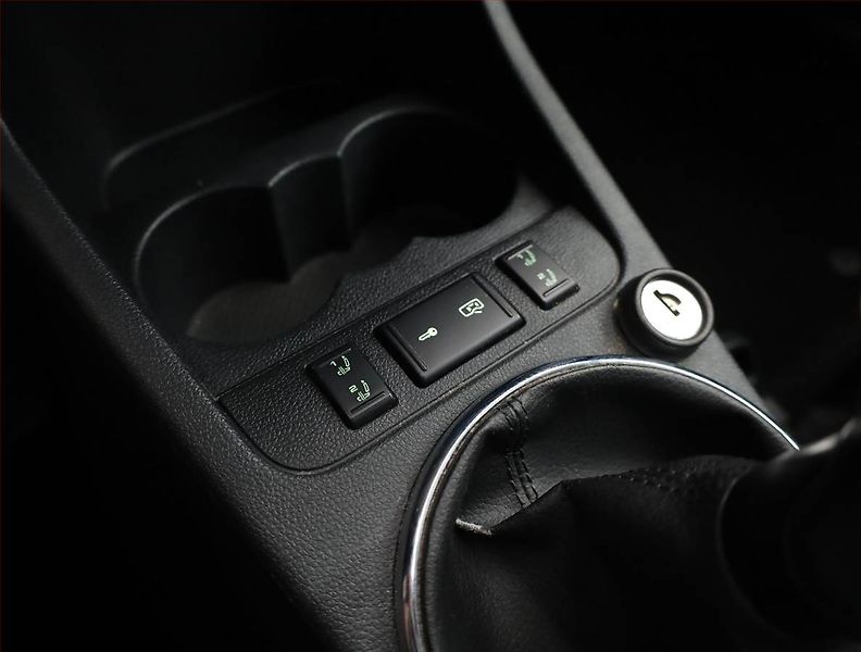 Škoda Fabia (2010) Style 1.6 TDI, Serv.kniha - fotka 11 z 13
